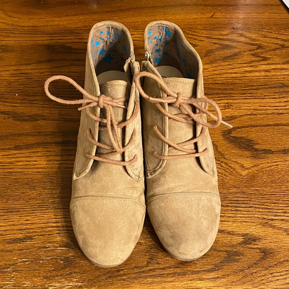 Cat & Jack Kids Tan Faux Suede Boots